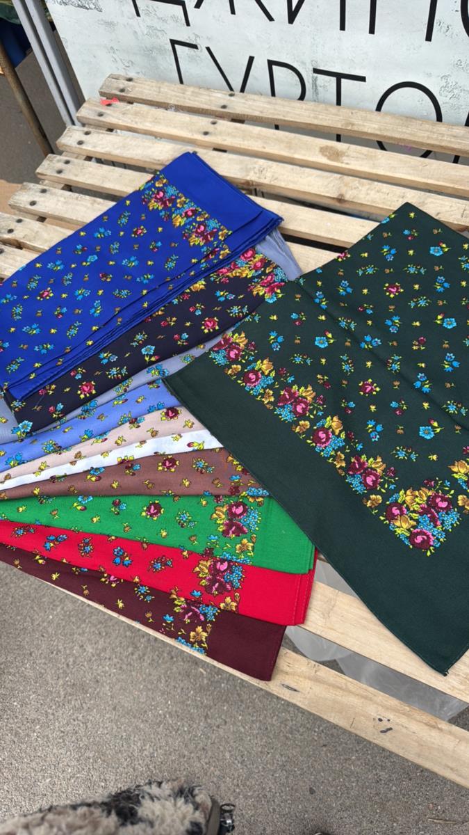 Хустка демісезонна 80:80 см