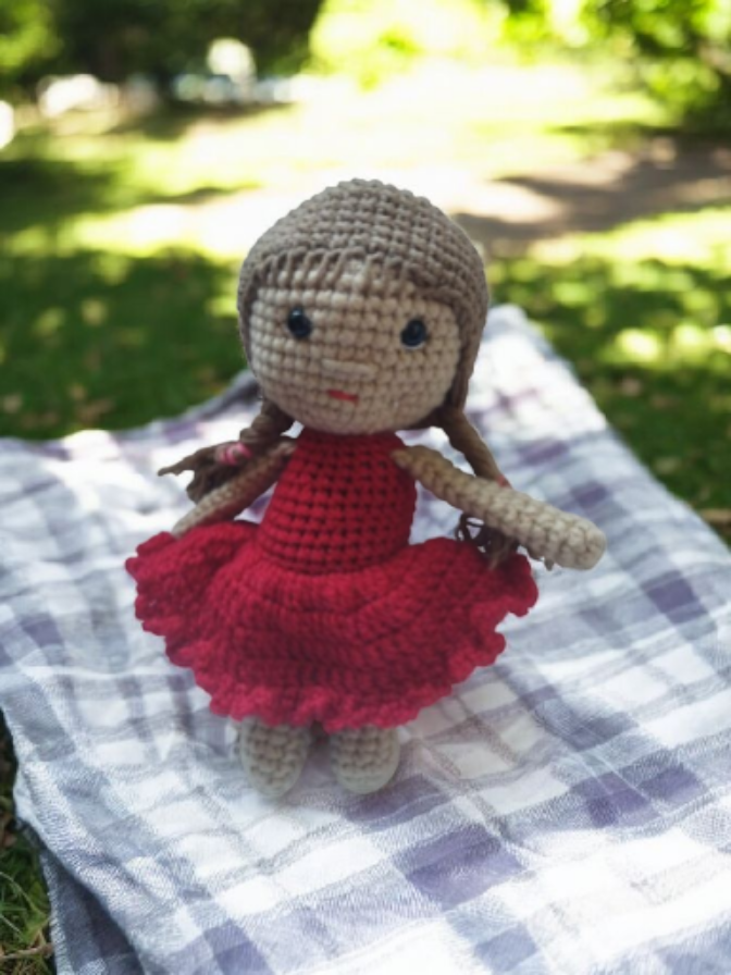 Чарівна В'язана Лялька  "Наталка " 19 см, Ручна Робота, Гіпоалергенна, У Незнімному Платтячку - Зображення 3